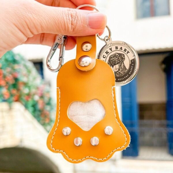 Claw print keychain - can store pet hair